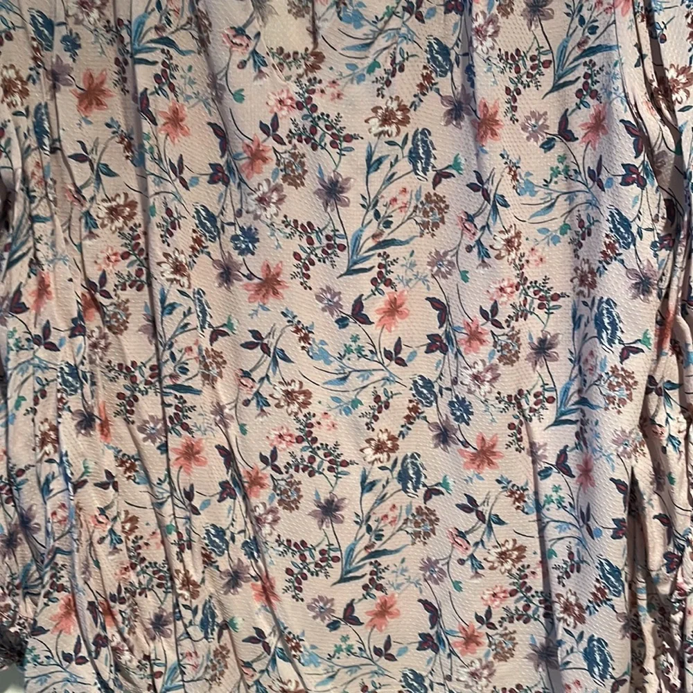 W5 floral mauve blouse. Size large - Picture 4 of 6